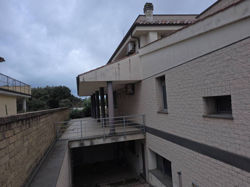 Palazzo / stabile a Ladispoli in Via Glasgow, 4 - Foto 2