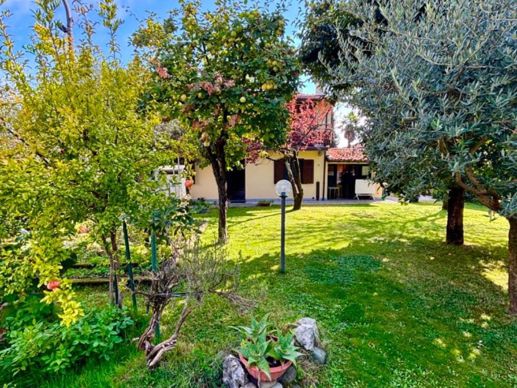 Villa a Sumirago in Via Giuseppe Mazzini, 7 - Foto 4