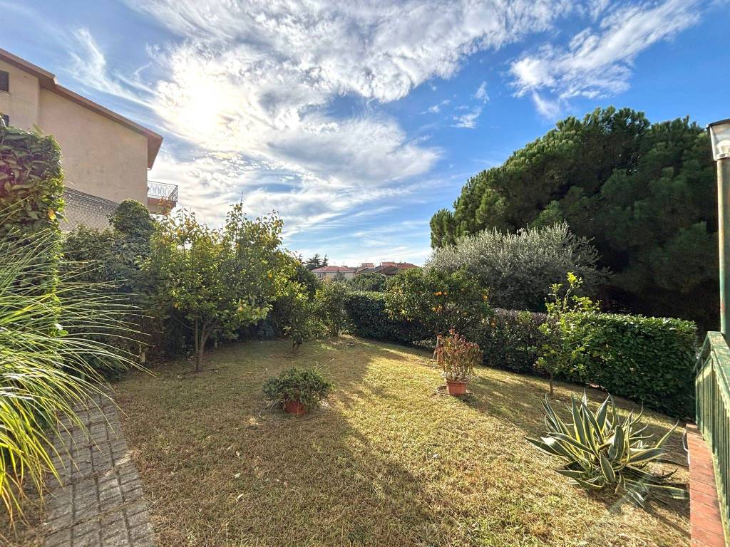 Appartamento a Pietra ligure in Via Piani - Foto 2