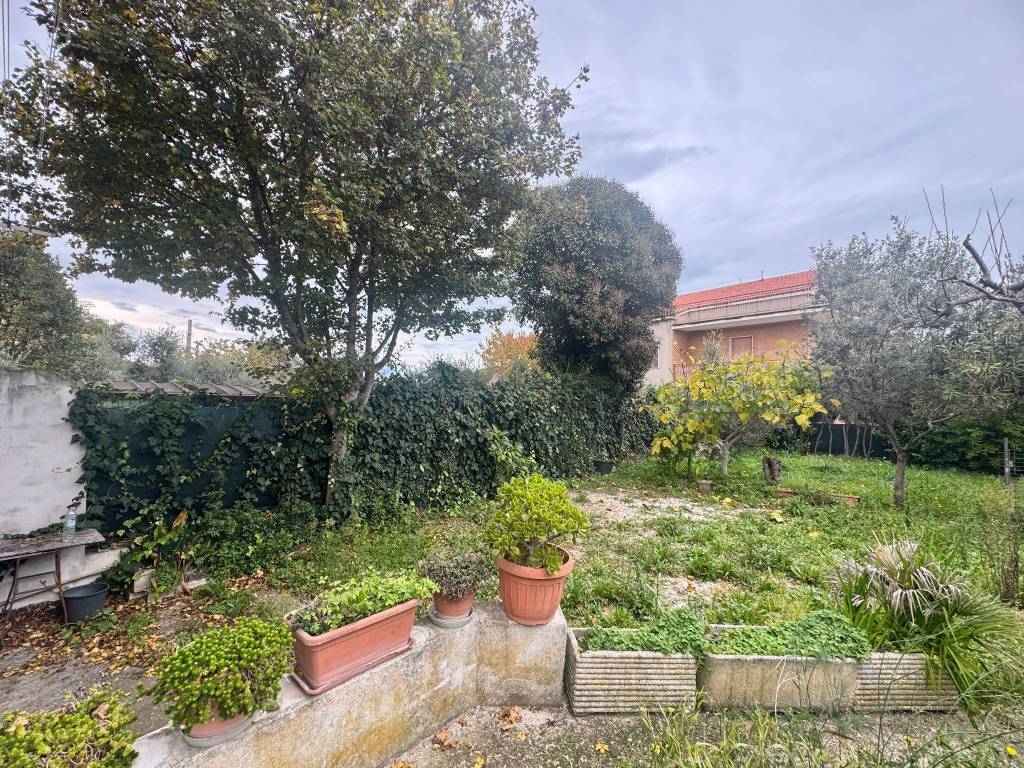 Villa a Pescara in Strada Vicinale del Trappeto, 22 - Foto 3