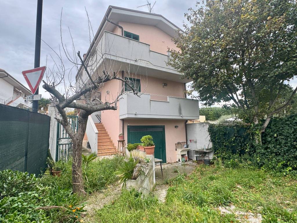 Villa a Pescara in Strada Vicinale del Trappeto, 22 - Foto 4