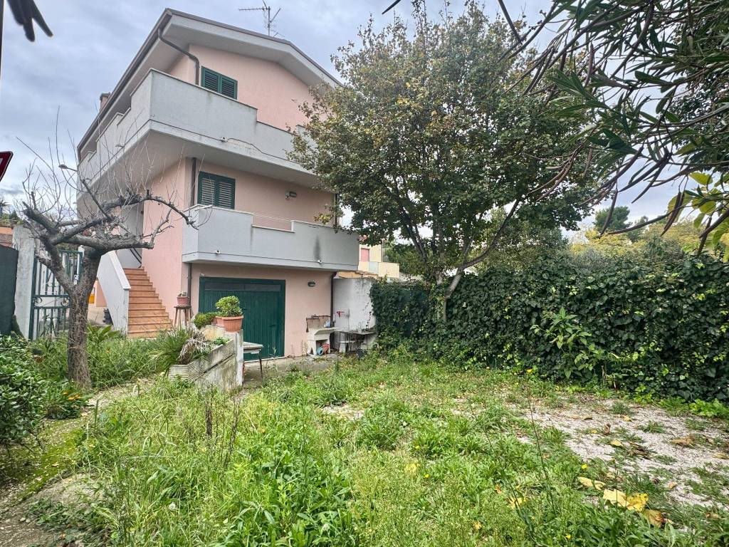 Villa a Pescara in Strada Vicinale del Trappeto, 22 - Foto 5