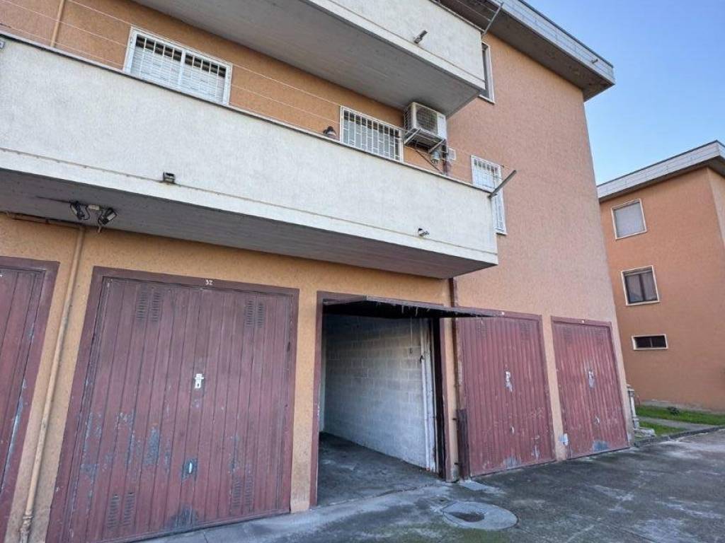 Box / garage a Piacenza in Via Emilia Parmense, 66 - Foto 3