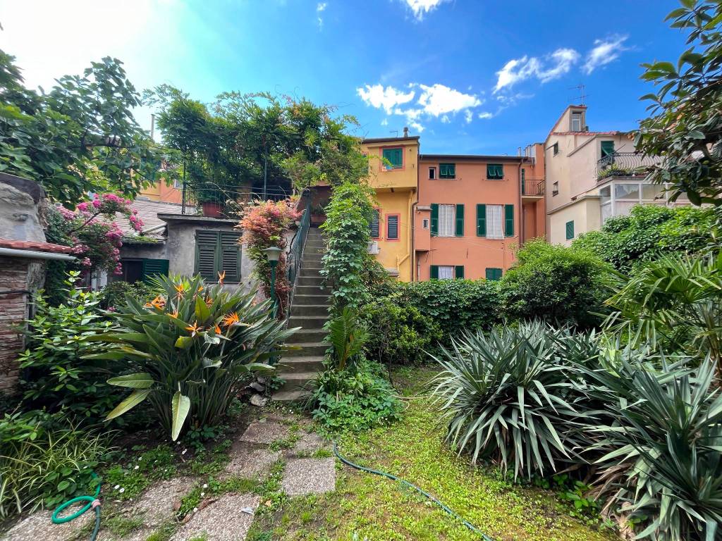 Appartamento a Arenzano in Via Edoardo Ghiglini, 96 - Foto 2