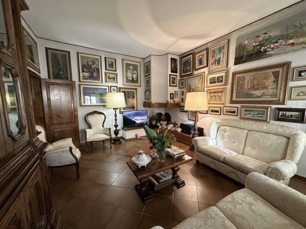 Appartamento a Rufina in Via Cesare Battisti , - Foto 2
