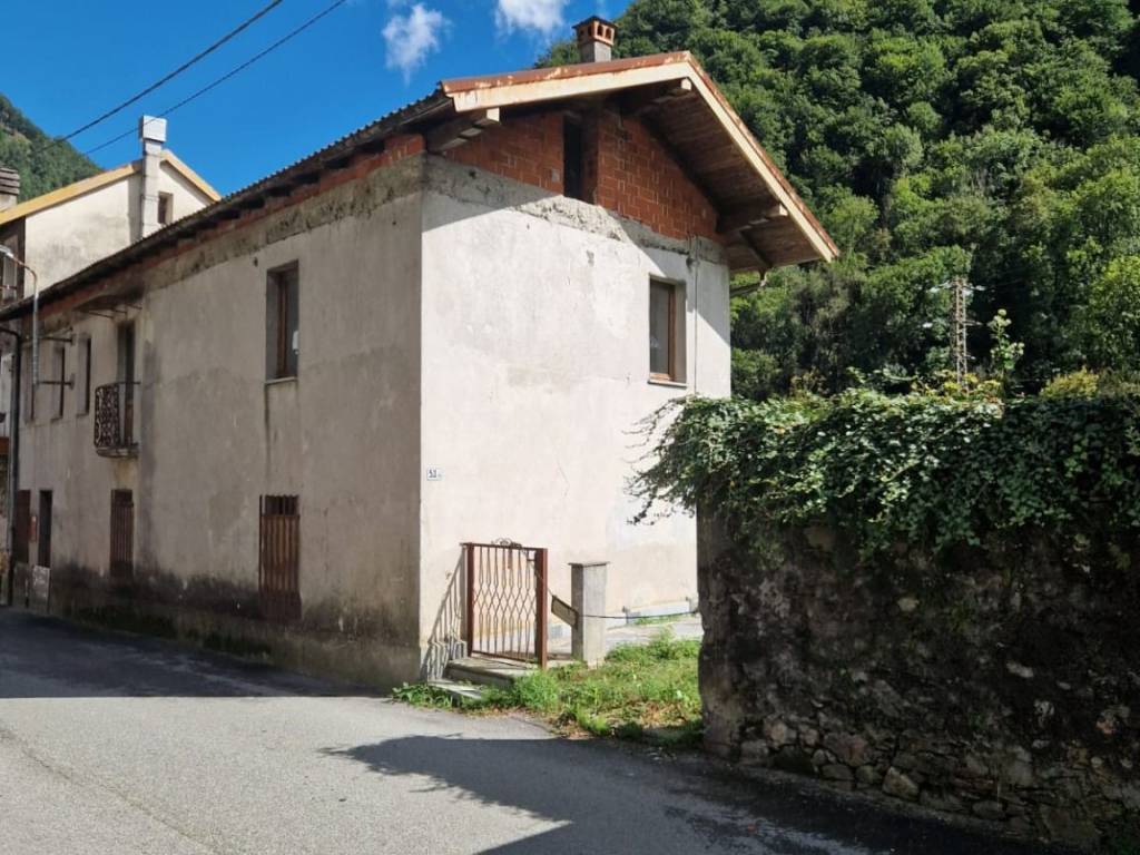 Casa indipendente a Valstrona in Via Roma, 61 - Foto 2