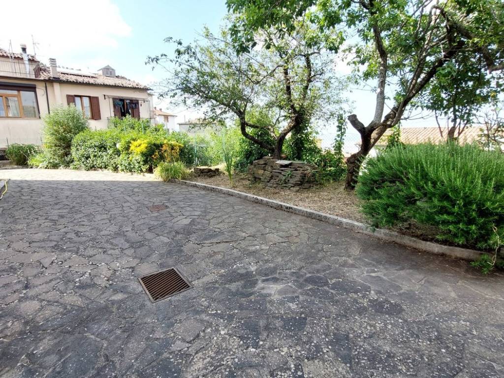 Villa a Castell'azzara in Via Francesco Petrarca - Foto 2