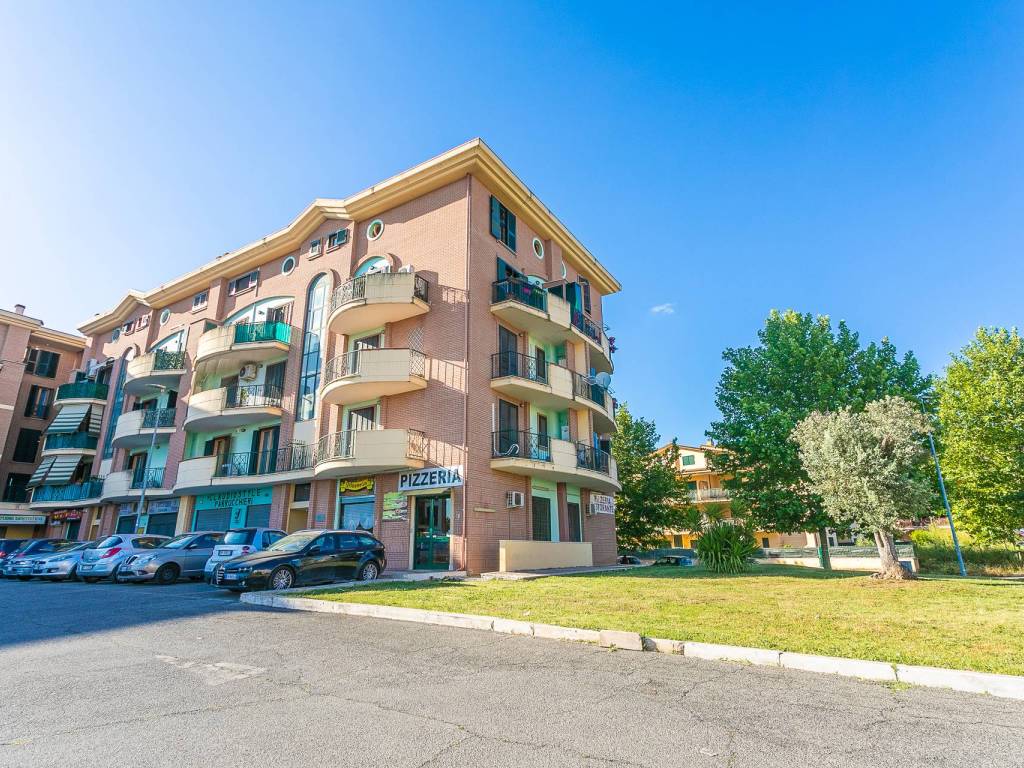 Appartamento a Guidonia montecelio in Largo Cornelia, 16 - Foto 3