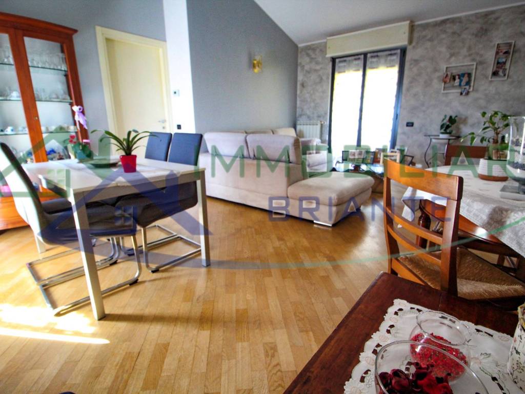 Appartamento a Somma lombardo in Viale 1 Maggio - Foto 2