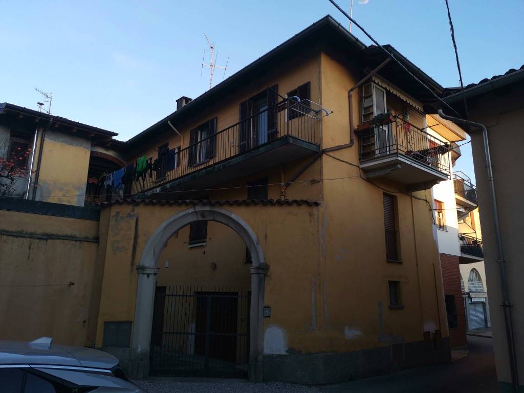 Appartamento a Gavirate in Vicolo Giuseppe Ferrari - Foto 2