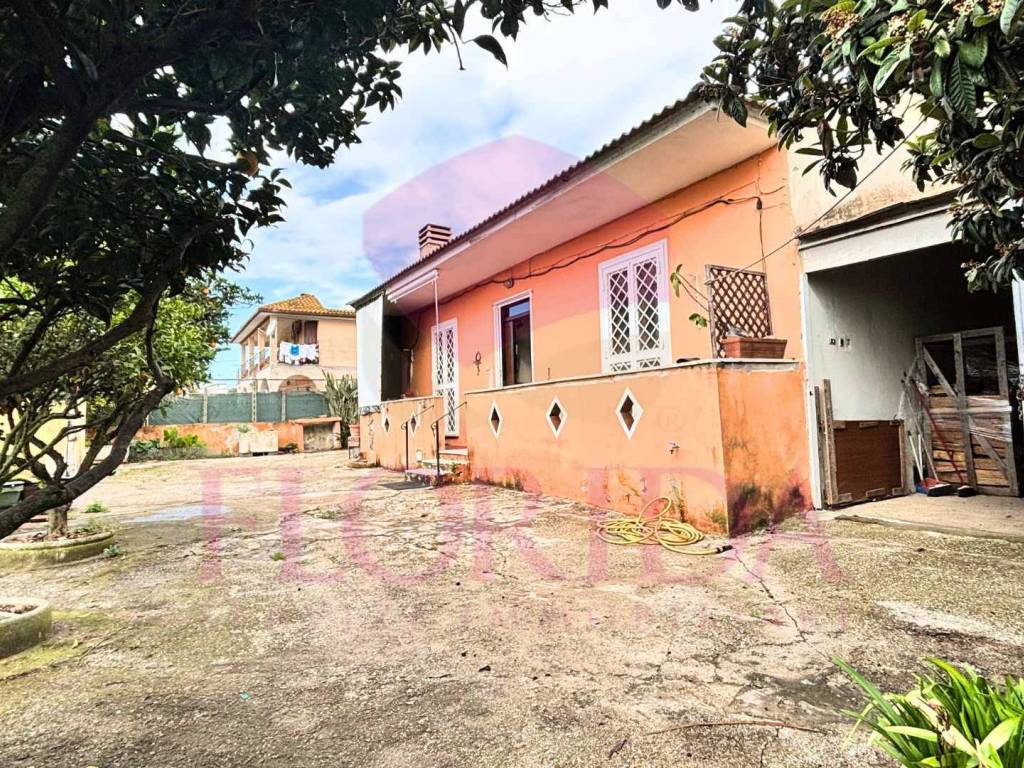 Villa a Aprilia in Via Valtellina - Foto 2