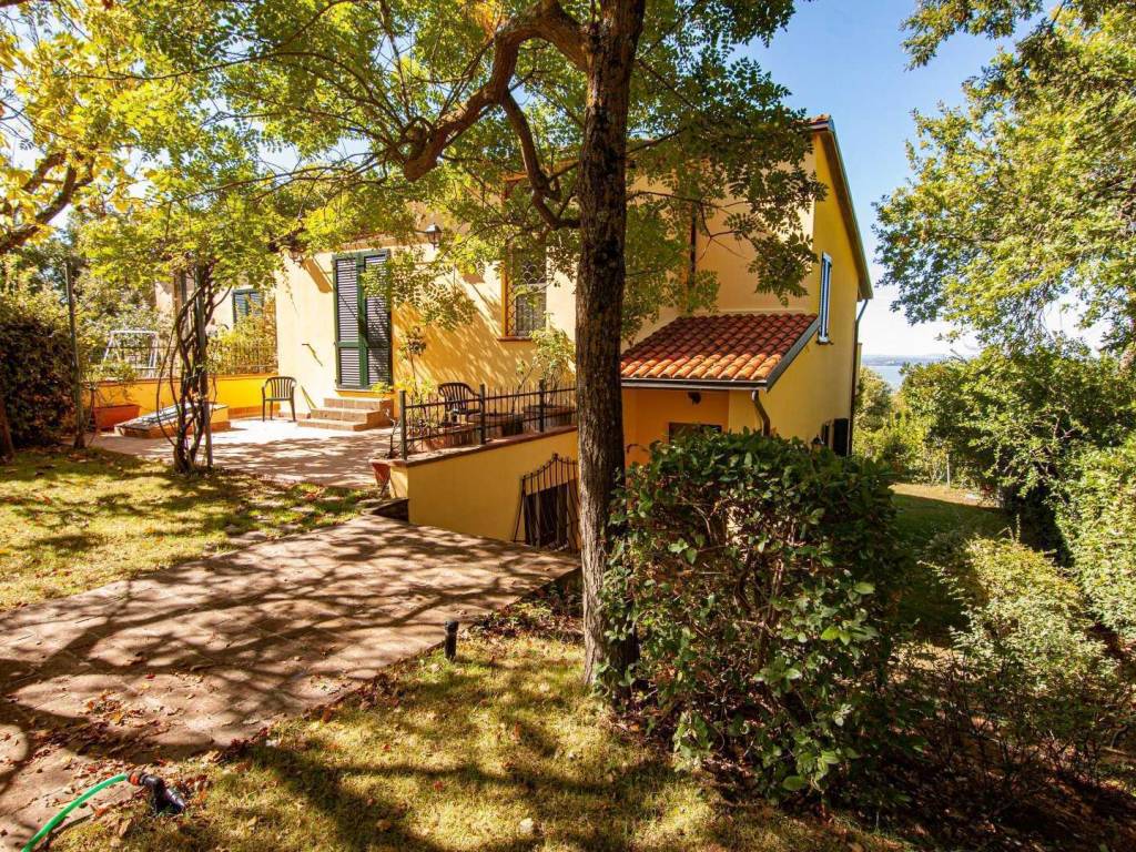 Casa indipendente a Magione in STRADA DELLA ROCCA - Foto 2