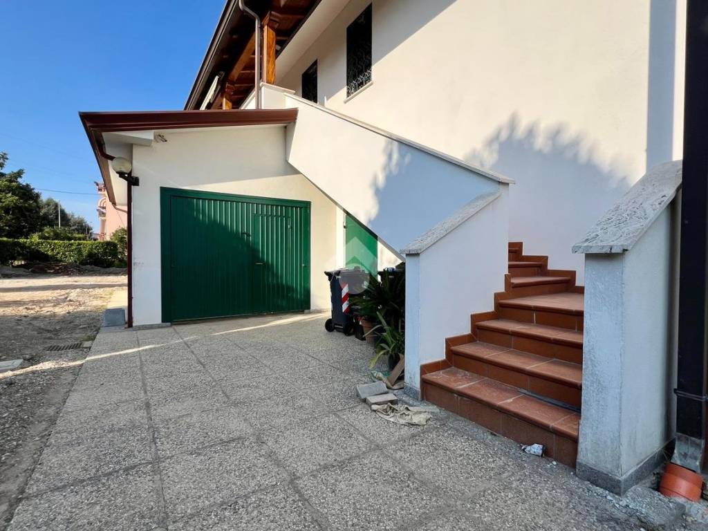 Appartamento a Selvazzano dentro in Via Giovanni XXIII, 2 - Foto 2
