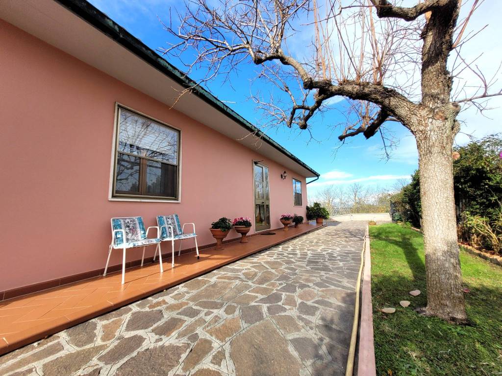 Villa a Livorno in Via Aiaccia - Foto 2