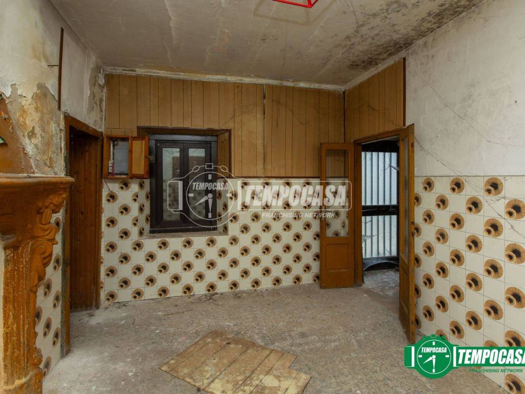 Casa indipendente a Oleggio in Via Suno 9 - Foto 4
