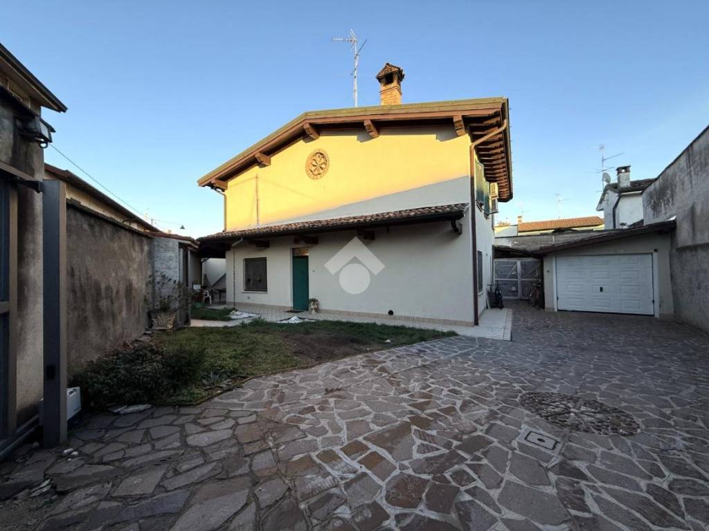 Villa a Soresina in Via Zambelli, 23 - Foto 3