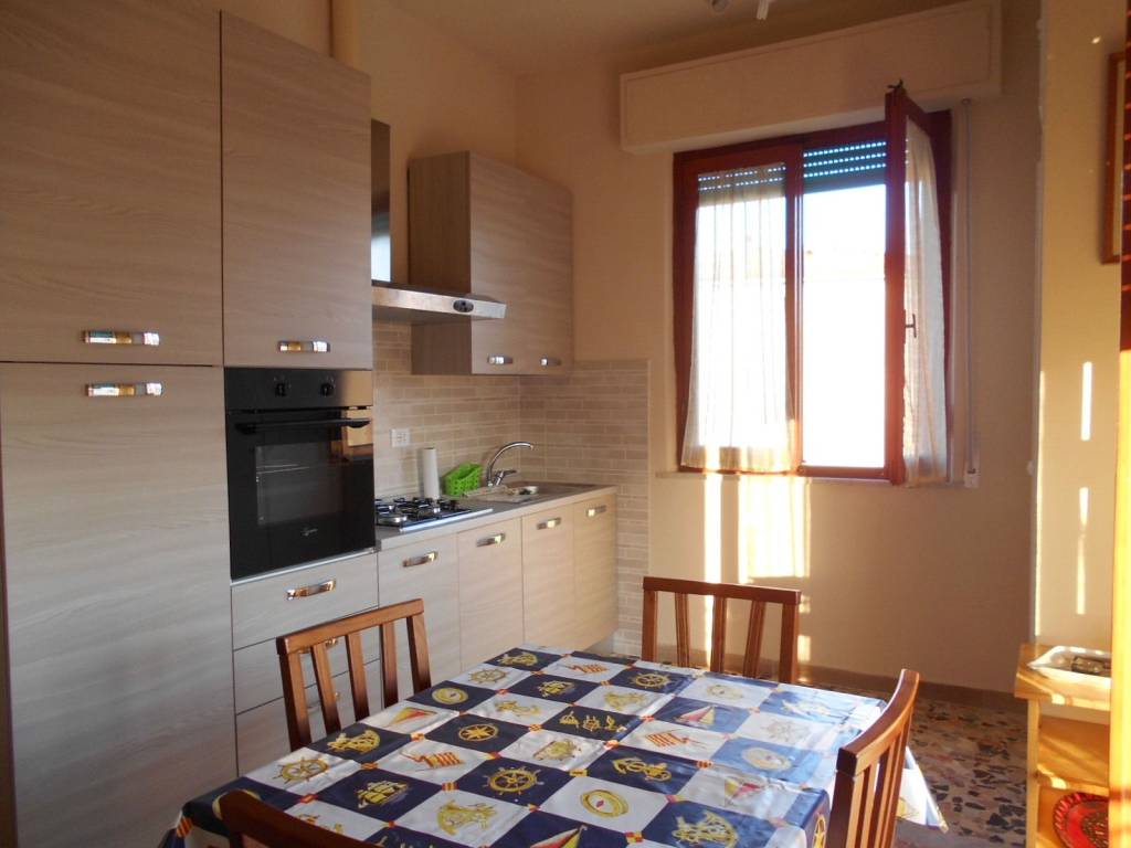 Appartamento a Cecina in Via Sebastiano Caboto - Foto 5