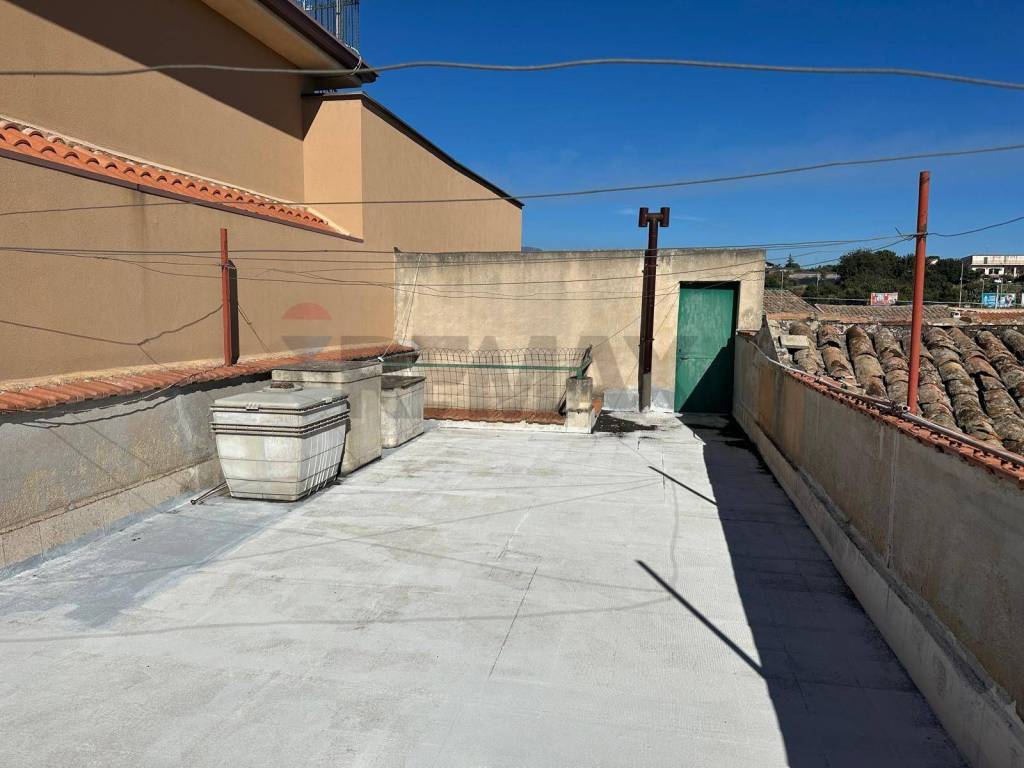 Appartamento a Camporotondo etneo in Via Giuseppe Garibaldi, 15 - Foto 3