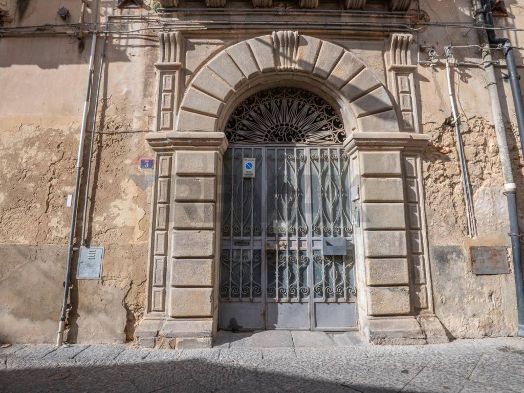 Appartamento a Caltagirone in via vespri, 3 - Foto 2