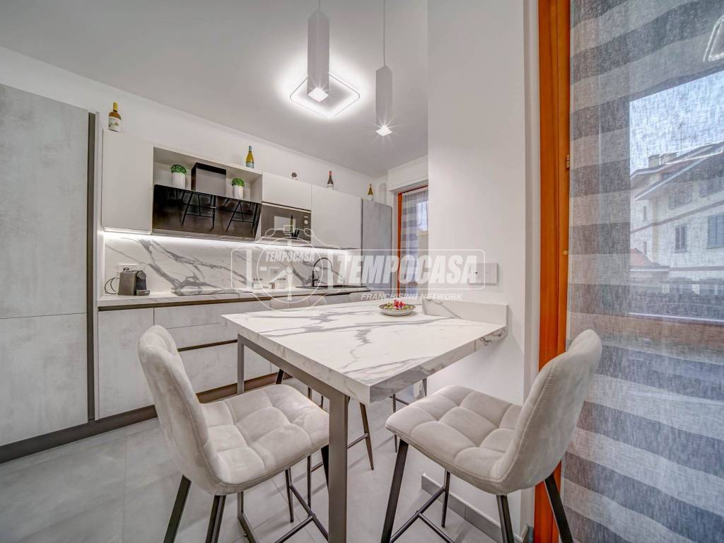 Appartamento a Cardano al campo in Via Primo Levi 6 - Foto 2