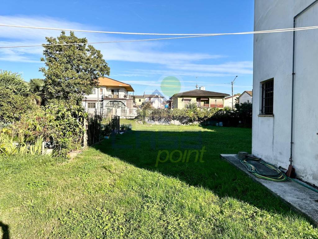 Appartamento a Acquanegra cremonese in via stazione 38 - Foto 5