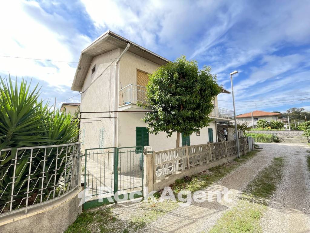 Casa indipendente a Tortoreto in Via Alcide de Gasperi, 10 - Foto 4