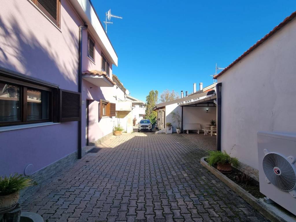 Casa indipendente a Pescara in Via Colle Innamorati, 383 - Foto 3