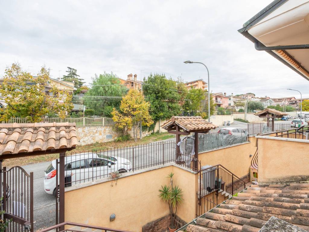 Villetta a schiera a Guidonia montecelio in Via Pietro Vannucci - Foto 4