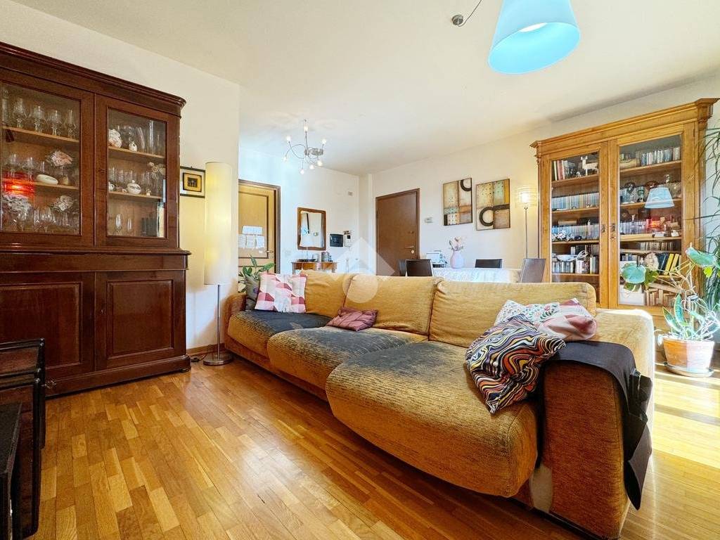 Appartamento a Prato in Viale Alcide de Gasperi, 057 - Foto 3