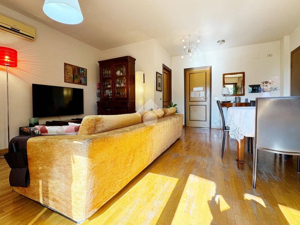 Appartamento a Prato in Viale Alcide de Gasperi, 057 - Foto 4