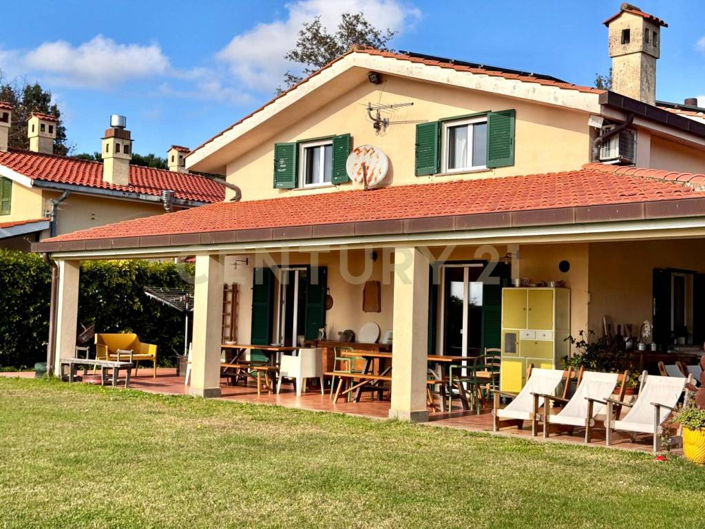 Villa a Trevignano romano in Via Fonte della Tartaruga, 2 - Foto 3