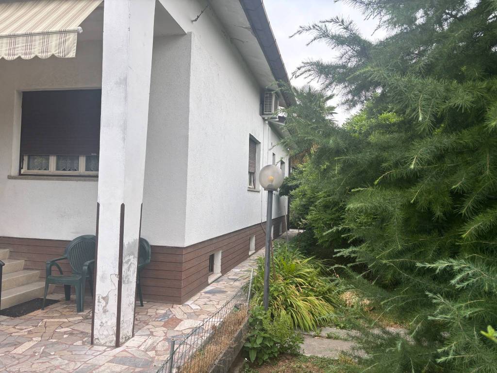 Villa a Gorizia in Via Brigata Sassari - Foto 2