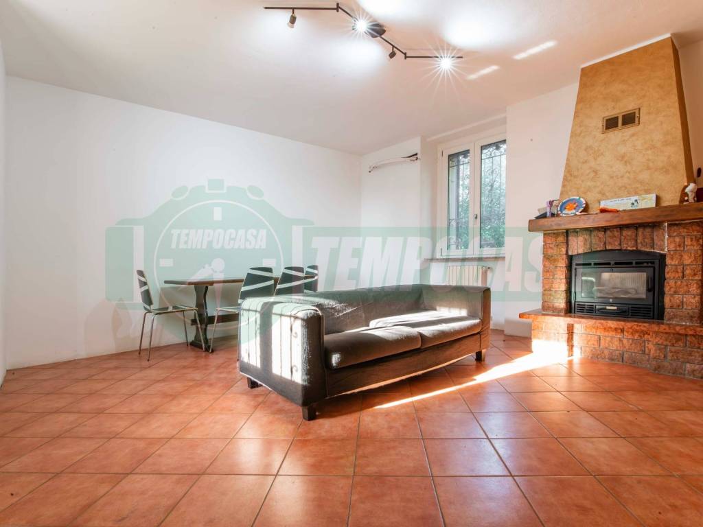 Casa indipendente a Tradate in Via Giovan Battista Pergolesi, 20 - Foto 4