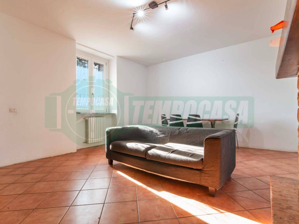 Casa indipendente a Tradate in Via Giovan Battista Pergolesi, 20 - Foto 5
