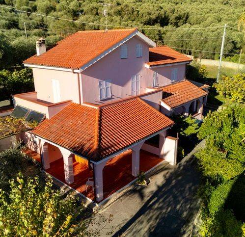 Villa a Dolcedo in Via Trincheri - Foto 3