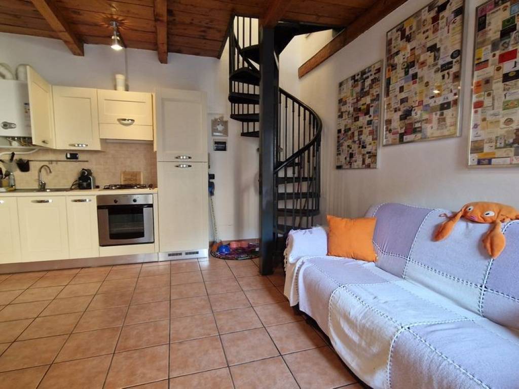 Appartamento a Omegna in Via Alessandro Manzoni, 17 - Foto 2