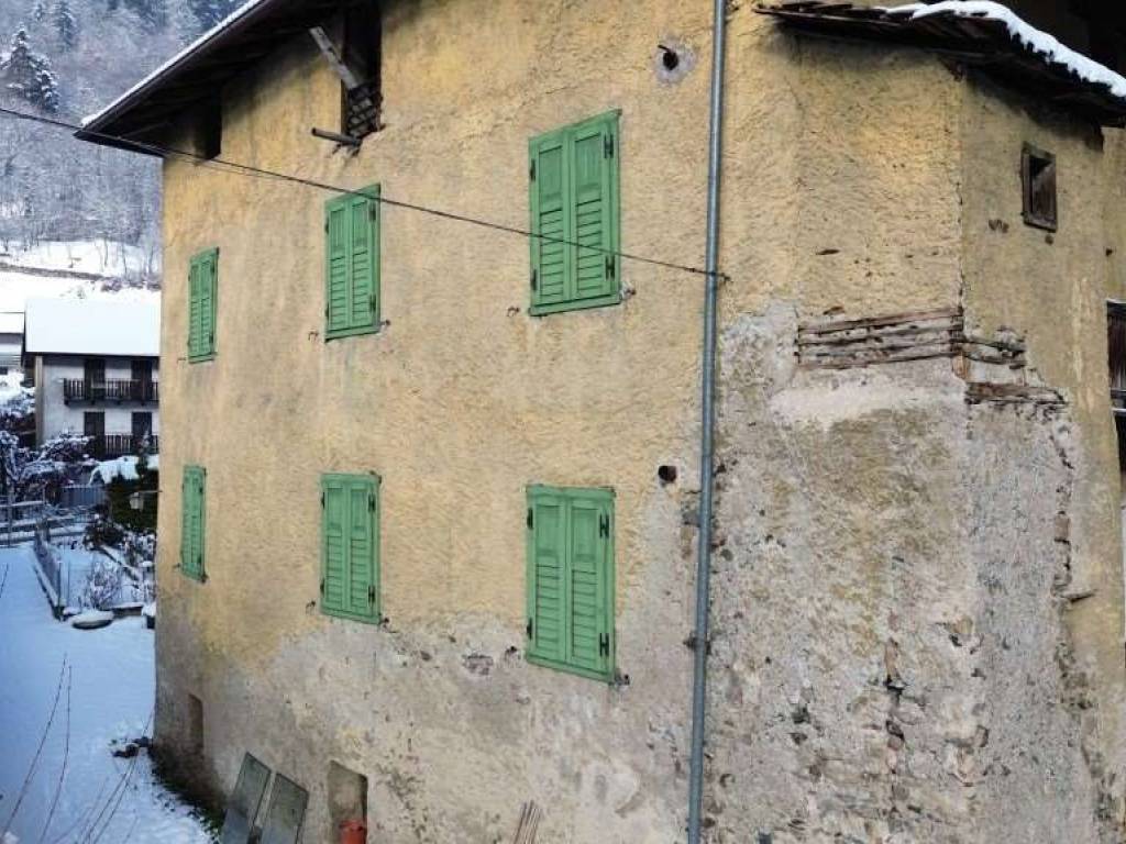 Casa indipendente a Malè in via Conci Piazzola, 9 - Foto 3