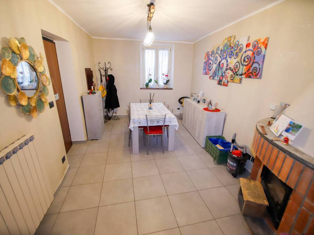 Casa indipendente a Castagneto po in Strada Negri, 52 - Foto 2