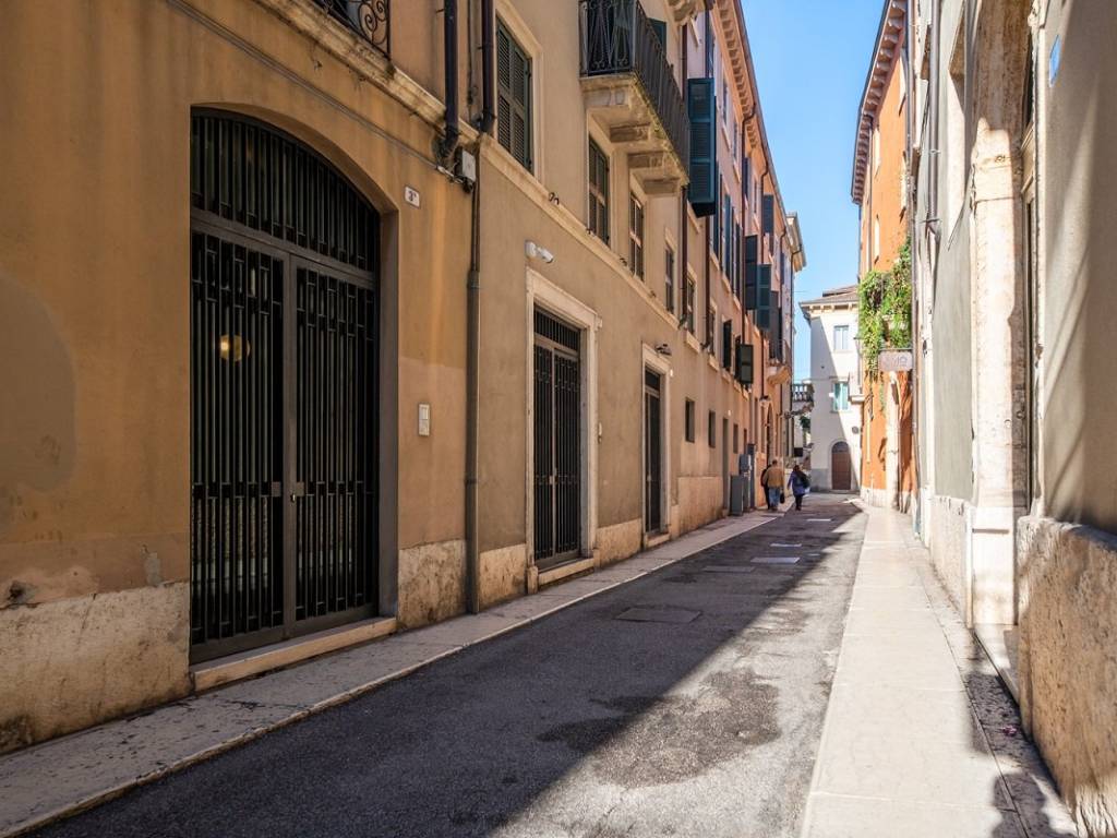 Appartamento a Verona in Vicolo Due Mori - Foto 2