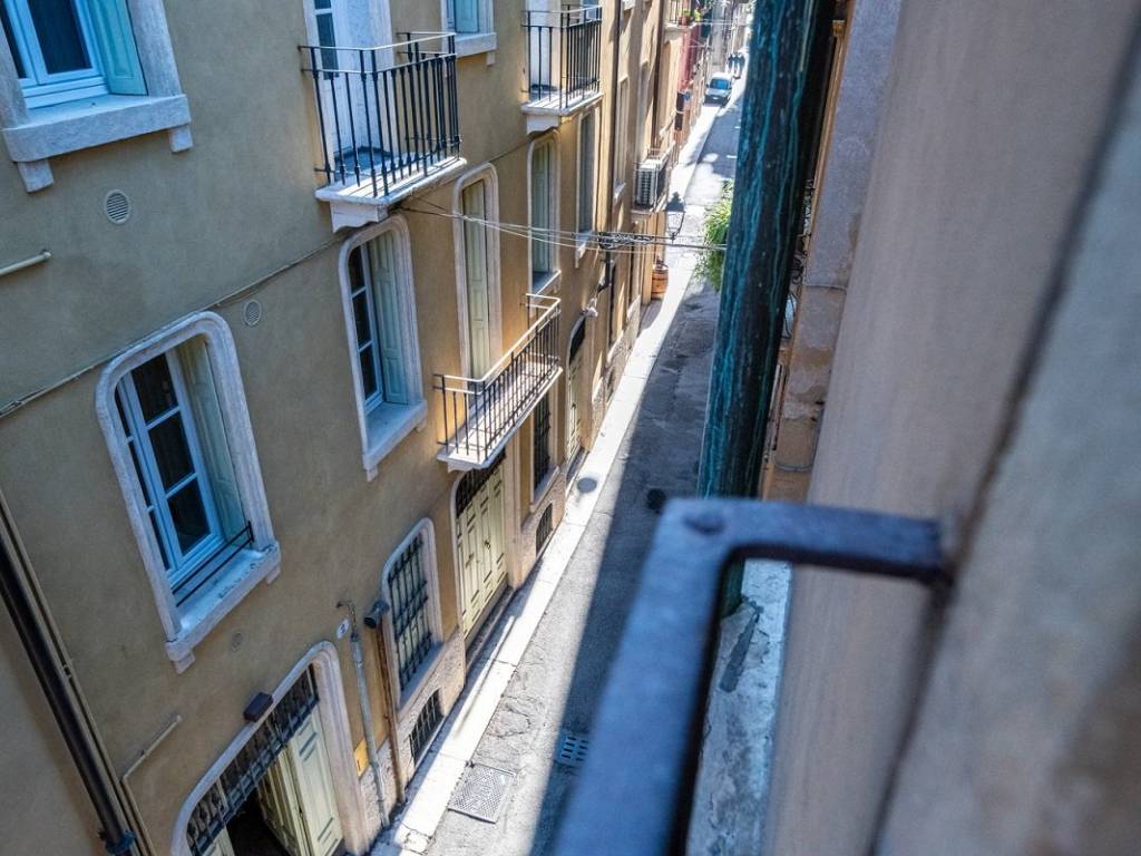 Appartamento a Verona in Vicolo Due Mori - Foto 4