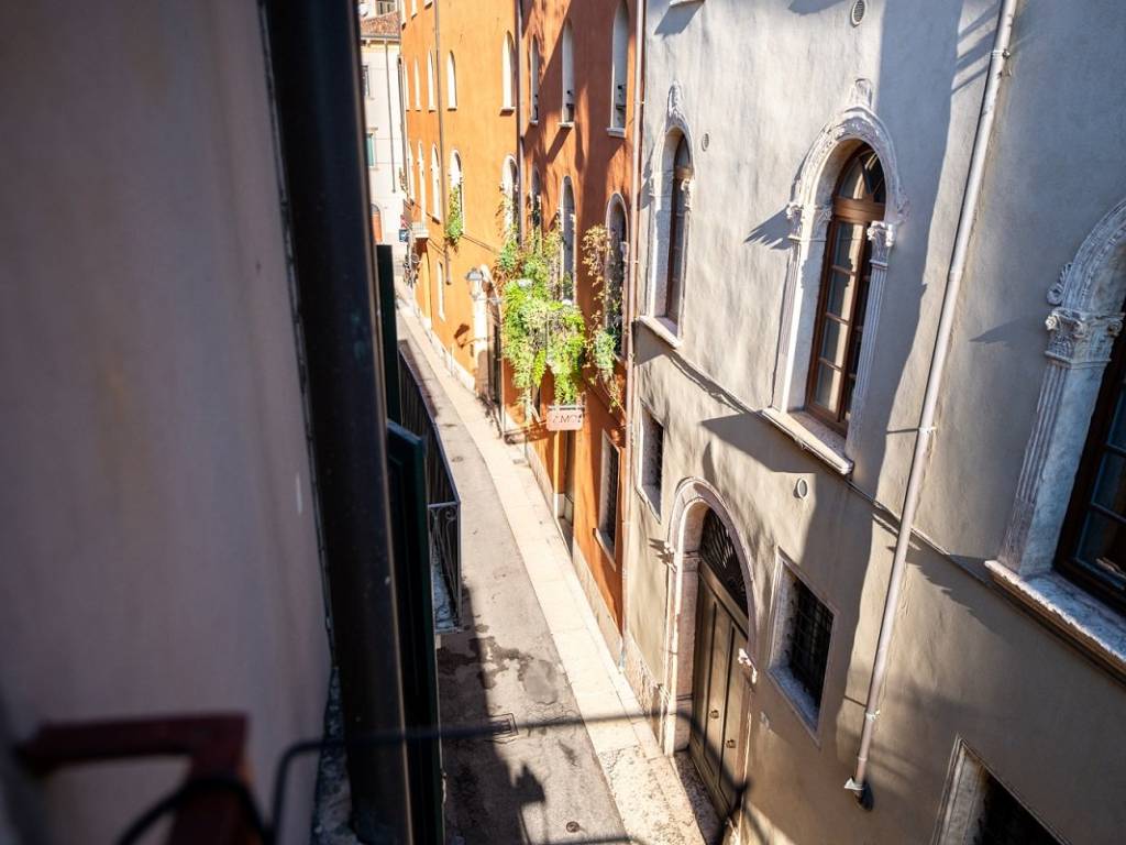 Appartamento a Verona in Vicolo Due Mori - Foto 5