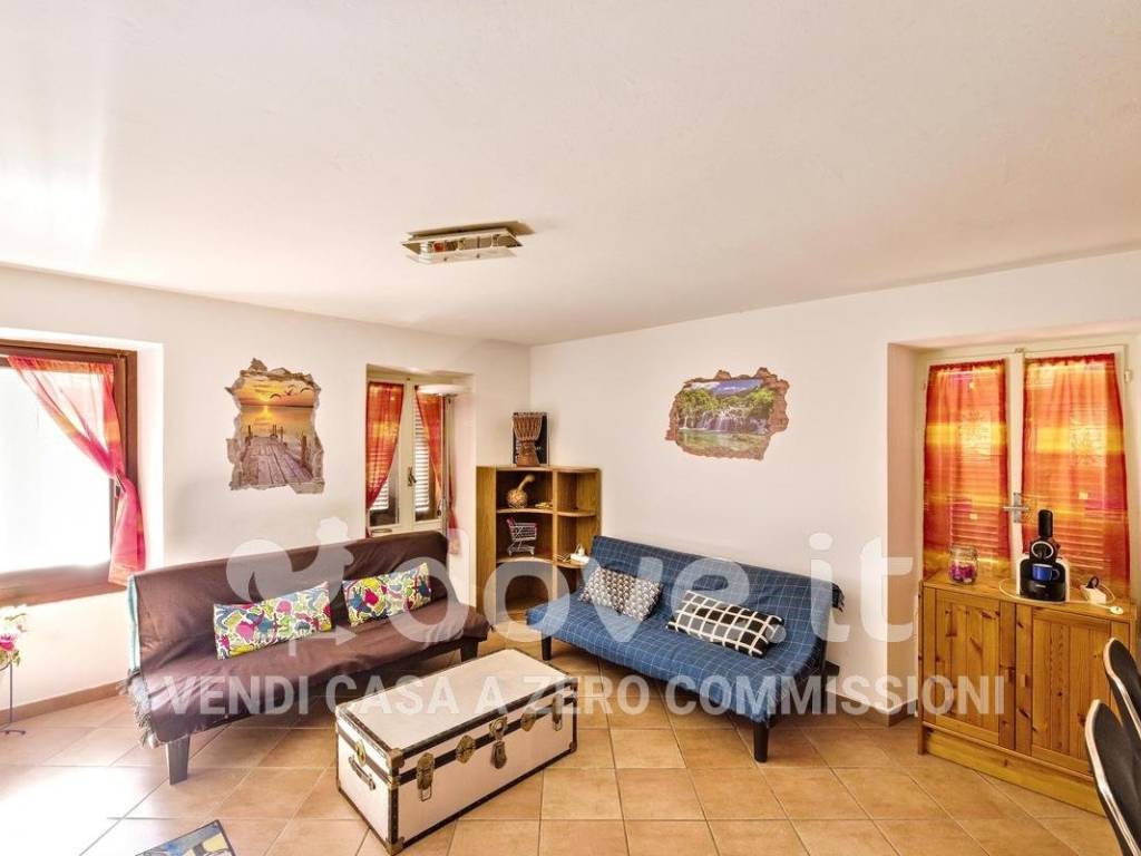 Appartamento a Luino in Via Rebisello, 7 - Foto 3