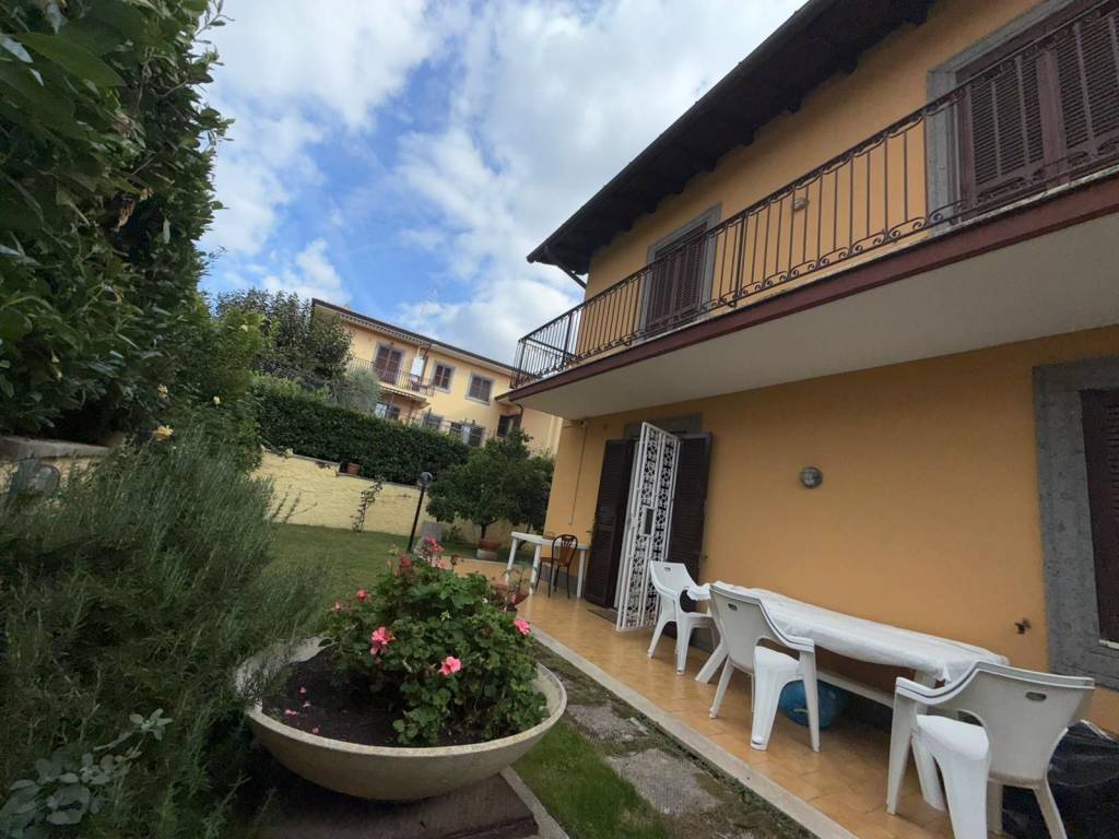 Villetta a schiera a Grottaferrata in Via Guglielmo Quattrucci, 143 - Foto 2