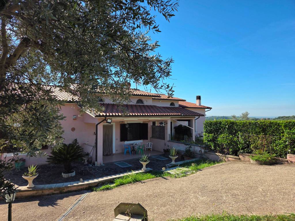 Villa a Montopoli di sabina in Via Granica Sud, 19 - Foto 3