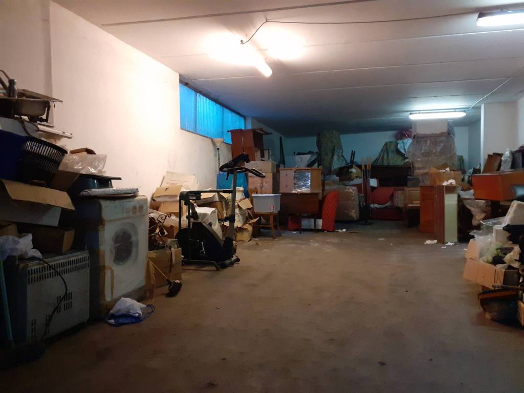 Box / garage a Garbagnate milanese in Via Marchese Corrado - Foto 3