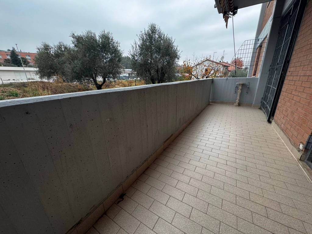 Appartamento a Jesi in Via Luigi Einaudi - Foto 4