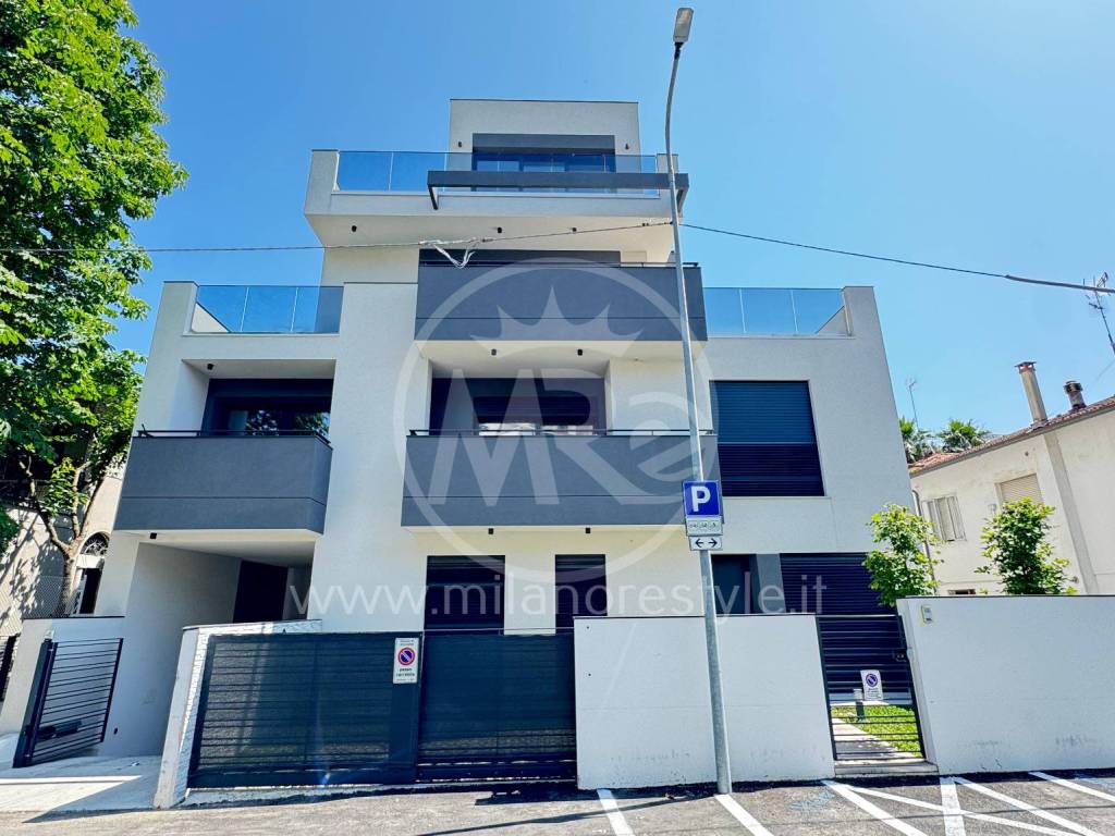 Appartamento a Riccione in Viale Giuseppe Mazzini, 22 - Foto 2