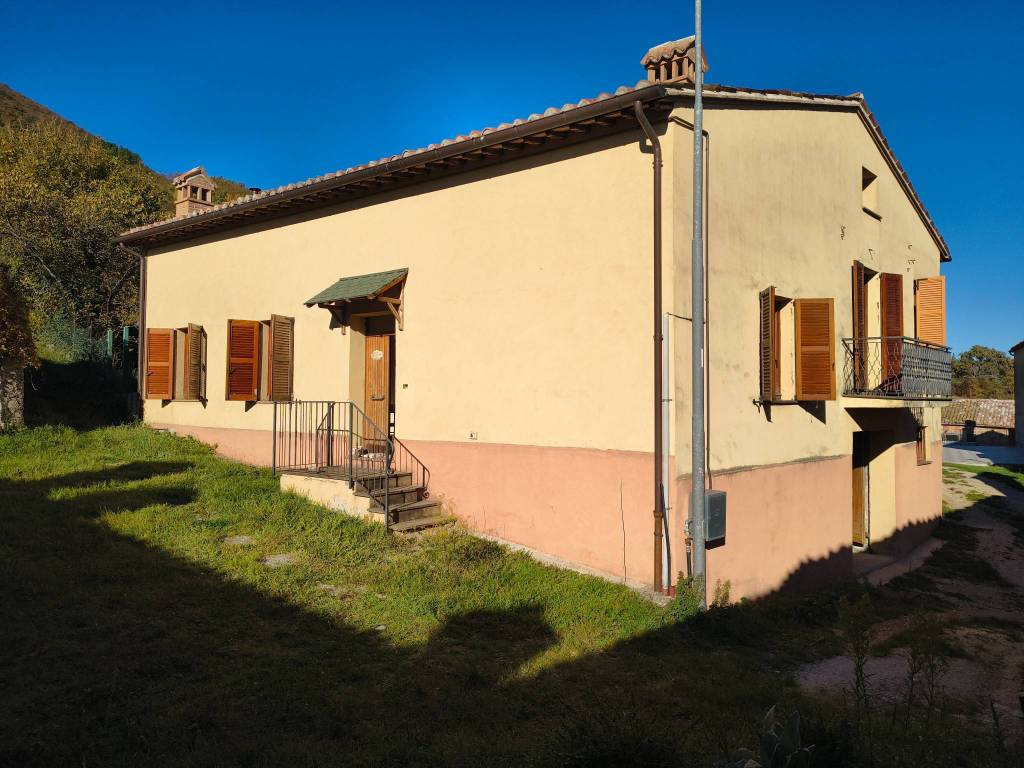 Villa a Fabriano in Frazione Cupo - Foto 2