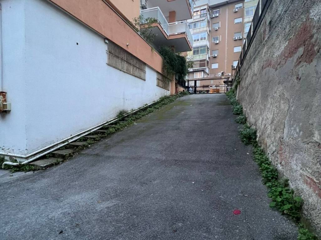 Box / garage a Palermo in Via Portogallo, 11 - Foto 3