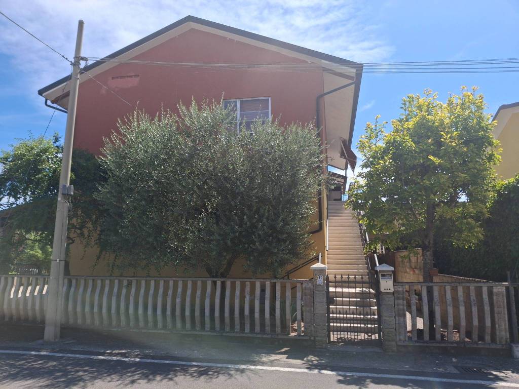 Villa a Rodigo in Via Palmiro Togliatti, 7 - Foto 3
